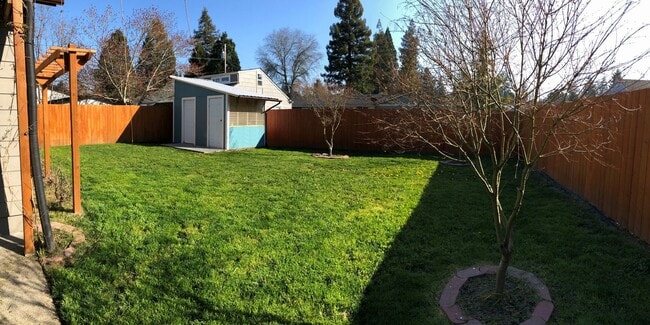 Building Photo - Perfect 3 bedroom/1 bath Home in Downtown ...
