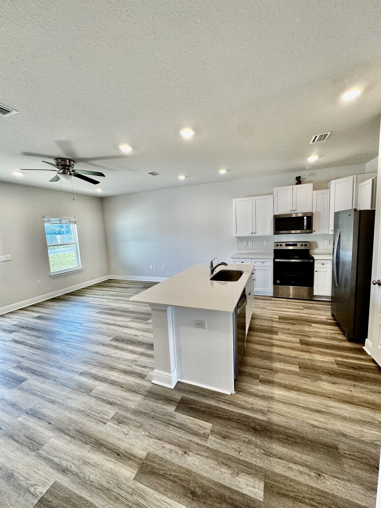 Building Photo - 5673 Stellarjay St