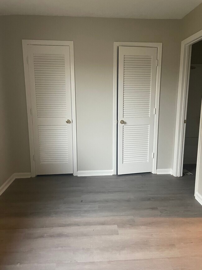 Building Photo - 221 Fountain Dr