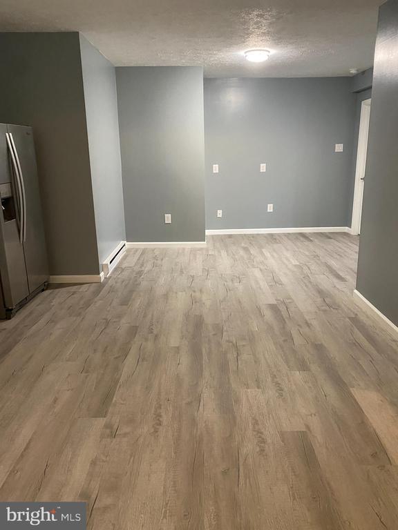 Building Photo - 122 Stuart Dr