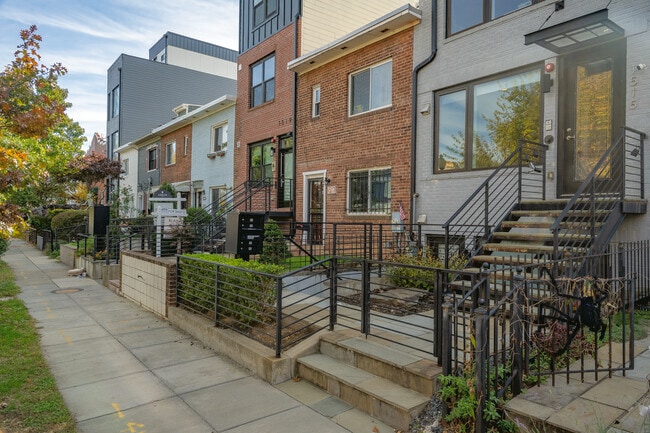 Building Photo - 1515 K St SE