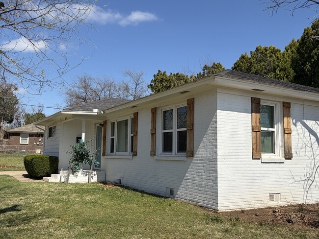 Building Photo - 3929 NW 32nd St