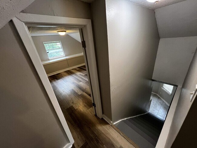 Building Photo - 3311 Guernsey Ave