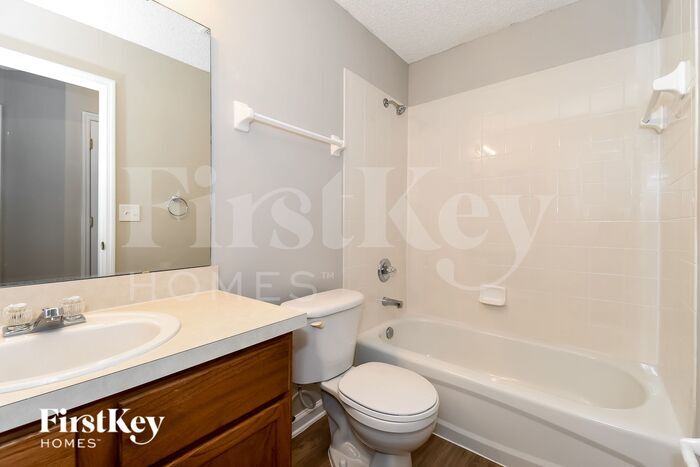 Building Photo - 2439 Watermill Dr