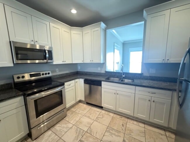 Building Photo - Portlock Square