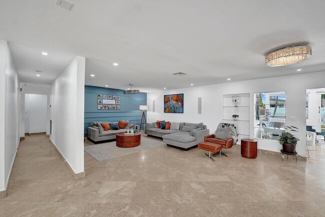 Building Photo - 4701 N 36th Ct