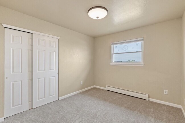 Building Photo - 1163 Cree Dr