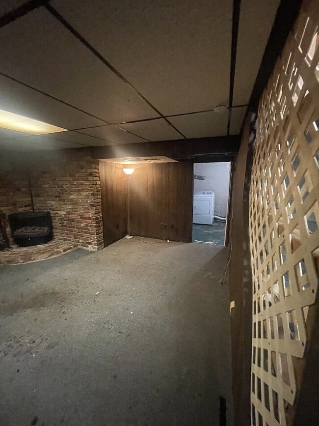 Building Photo - 149 Parkwood Rd