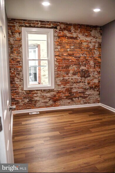 Building Photo - 5234 Walton Ave
