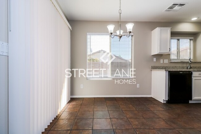 Building Photo - Charming 4 bedroom home in Avondale!