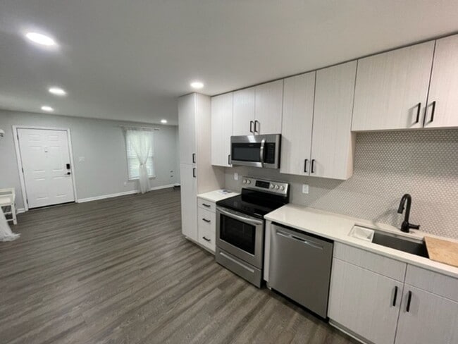 Building Photo - 4804 Hoyle Dr