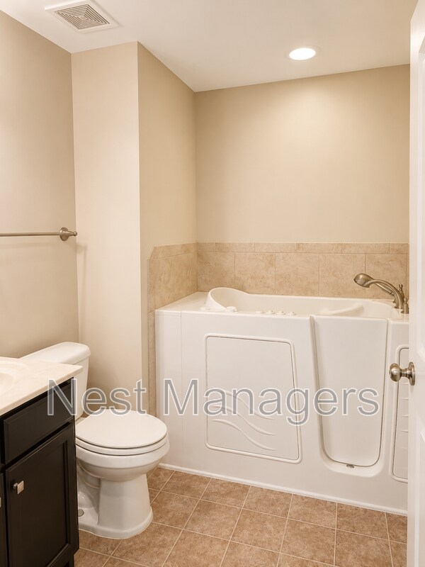 Building Photo - 2502 Clear Pines Ct