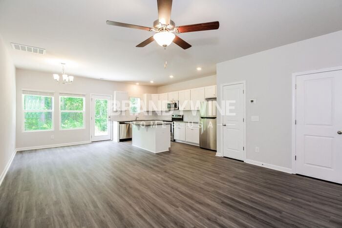 Building Photo - 963 Coosaw Pl