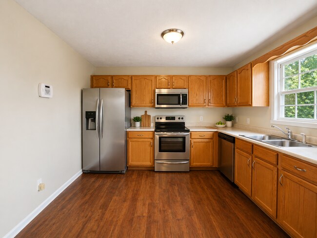 Building Photo - 3 Bed 2 Bath Spectacular Ranch Home