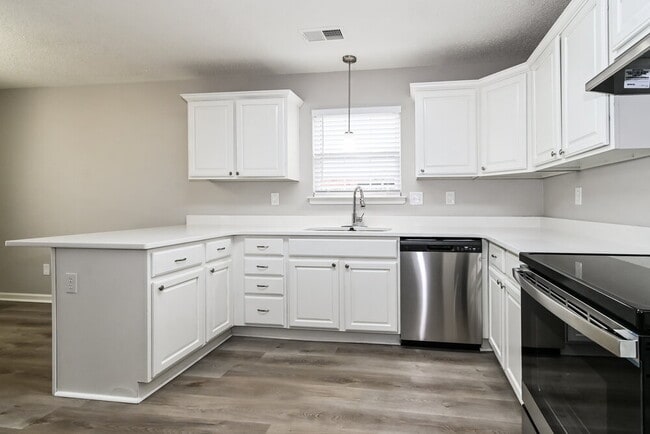 Building Photo - 7412 Hunter's Horn Dr