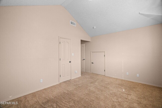 Building Photo - 695 Paseo del Mar Dr
