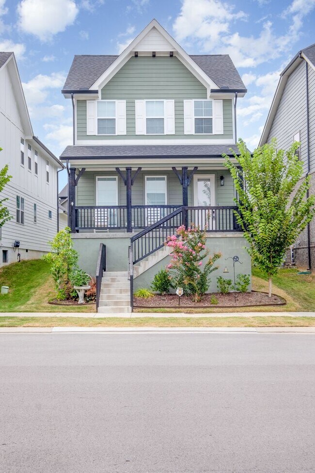 Primary Photo - Stunning 4 Bedroom Home in Carothers Cross...