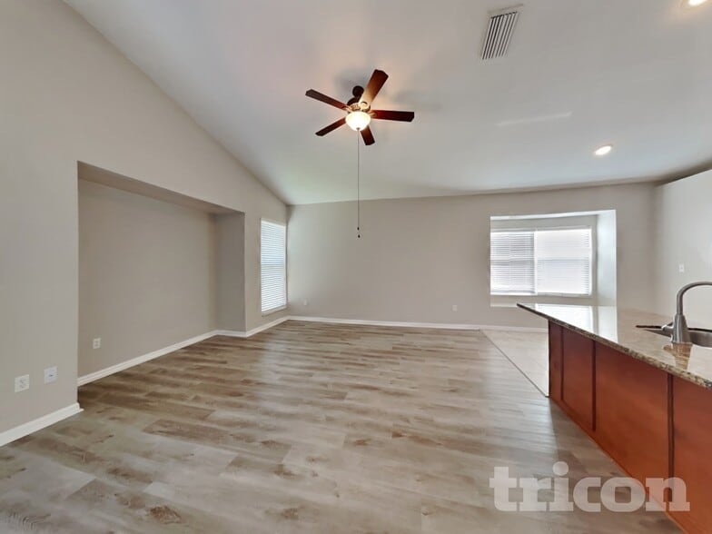 Building Photo - 1614 Sand Hollow Ln