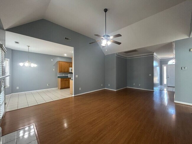 Building Photo - 313 Old Cahaba Trail