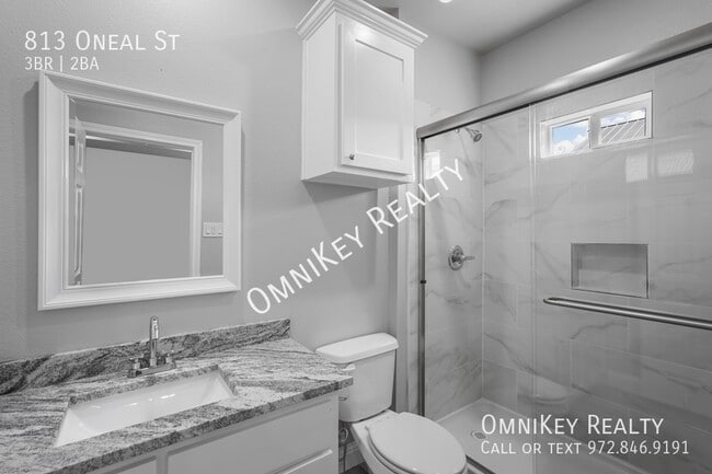 Building Photo - 813 Oneal St