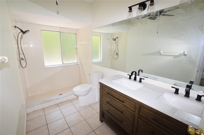 Building Photo - 302 Bridie Ct