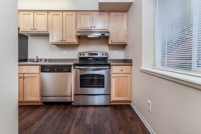 1 Bedroom 576 Sq Ft - 601 Jackson Apartments