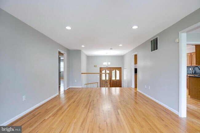 Building Photo - 1208 Forestwood Dr