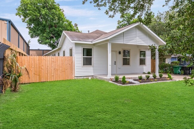 Building Photo - 4415 Castor St