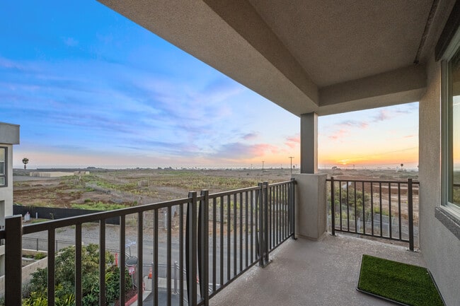 Building Photo - 1068 Hampton Dr