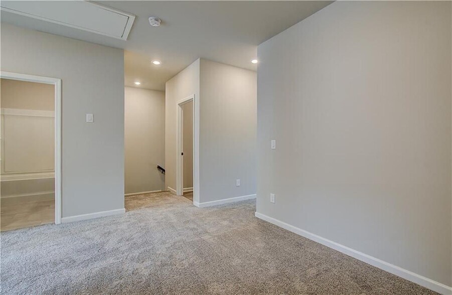 Building Photo - 4745 Cypress Pk Dr