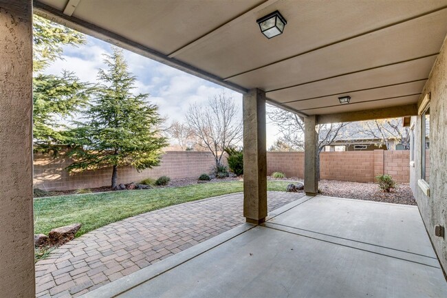 Building Photo - 4 bedroom 2 bath home in Highlands Ranch n...