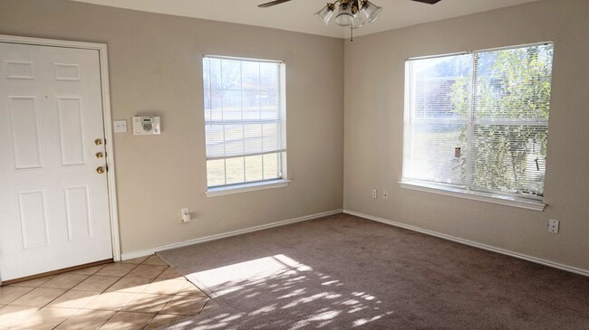 Building Photo - 2301 Flintstone Cir