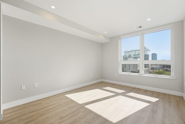 Building Photo - 40 Center St