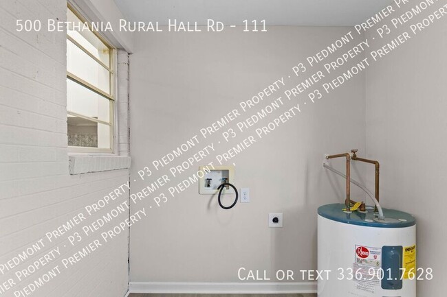 Building Photo - Renovated 2BR/1BA Apartment in Rural Hall ...