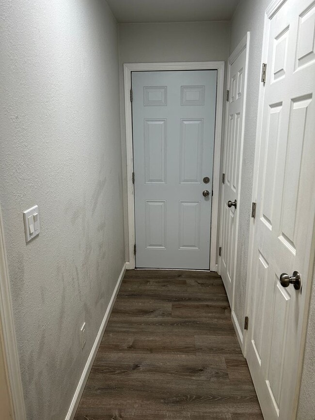 Building Photo - **READY FOR MOVE IN** Sparks Duplex