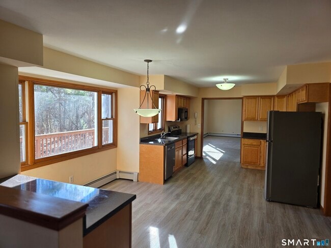 Building Photo - 25 Brook Pine Dr