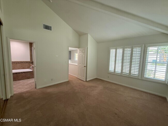 Building Photo - 5615 Roundtree Pl