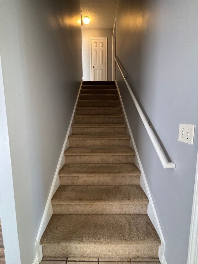 Building Photo - 216 Springfield Cir