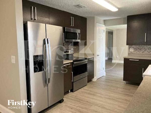 Building Photo - 2241 George Wythe Rd