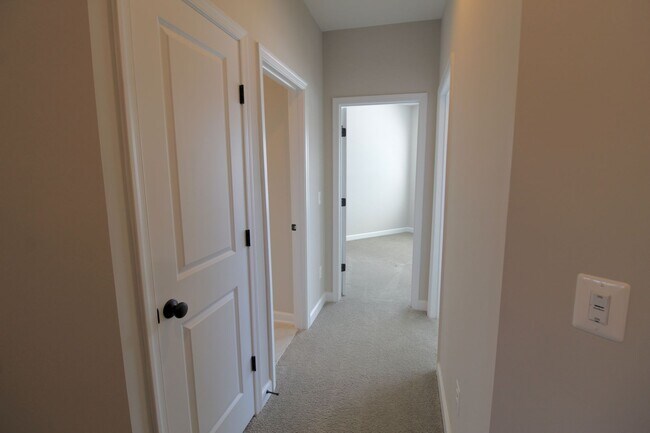 Building Photo - 3398 Monterey Dr