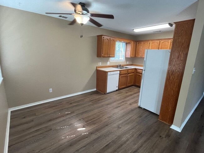 Building Photo - 2005 S Tampa Ave