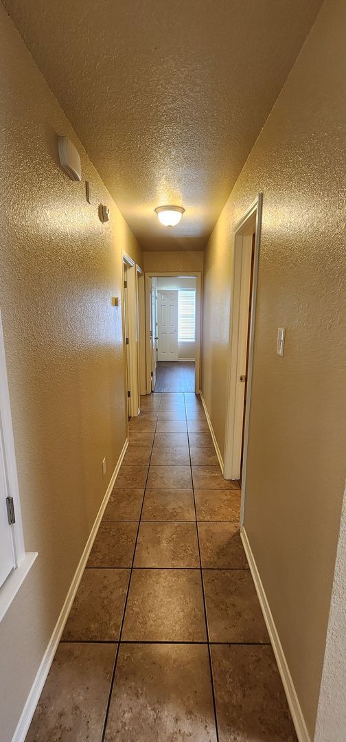 Building Photo - 3 Bedroom 2 bath Duplex South Killeen VIEWABLE SOON