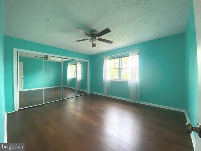 Building Photo - 199 Liberty Dr