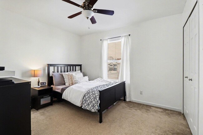 Building Photo - 4315 Center Valley Dr