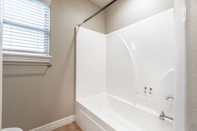 Building Photo - Cozy Centerton Home for Lease!