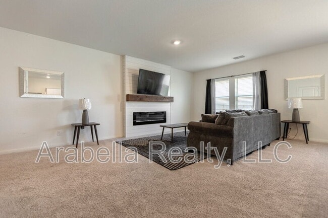 Building Photo - 5507 Finch Cyn