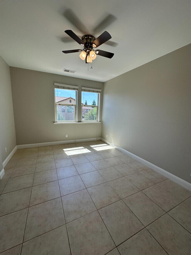 Building Photo - 11664 N Bella Verde Ave