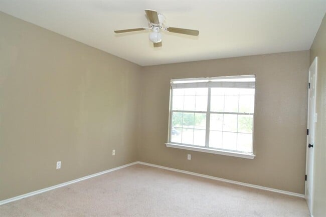 Building Photo - 173 Prairie Verbena Dr
