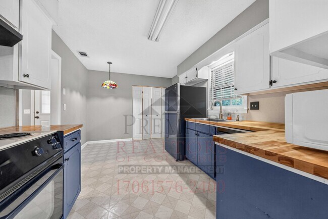 Building Photo - 4008 Penrod Dr