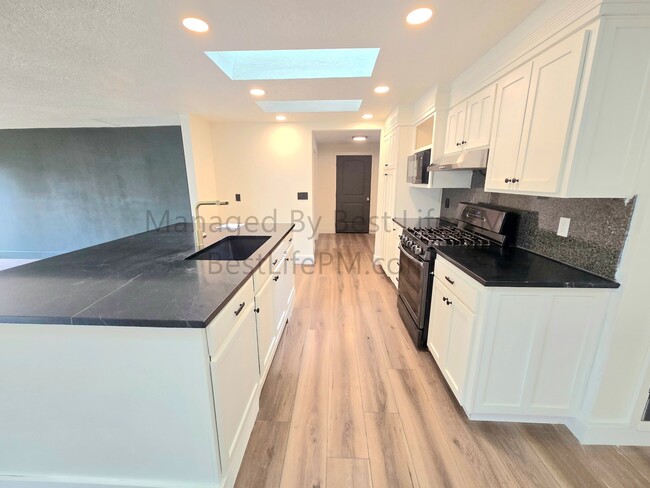 Building Photo - 150 Narain Ct